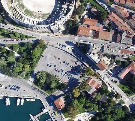 Home Διαμέρισμα *