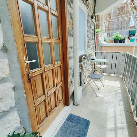 Home Apartment *